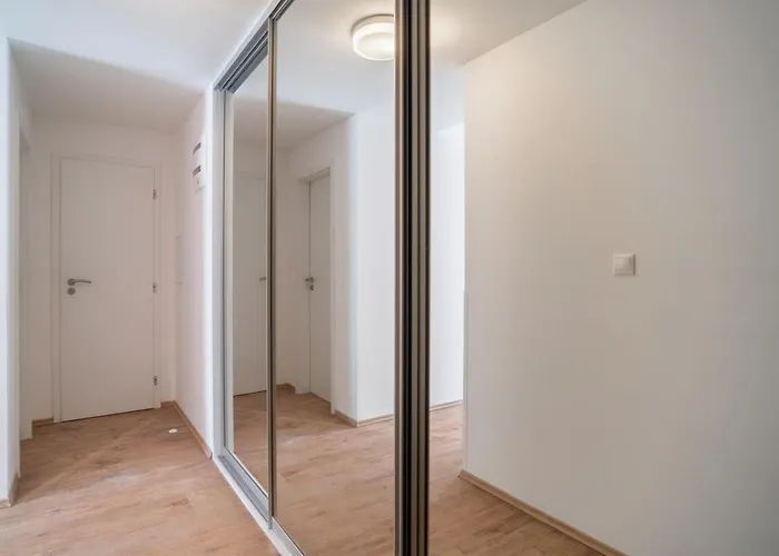 Chic Urban 1br And Easy Parking * 브라티슬라바